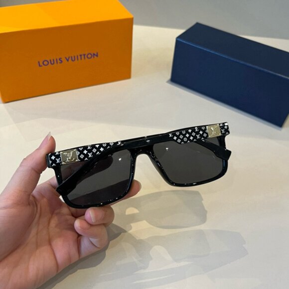Louis Vuitton Black Sunglasses - Picture 3 of 7